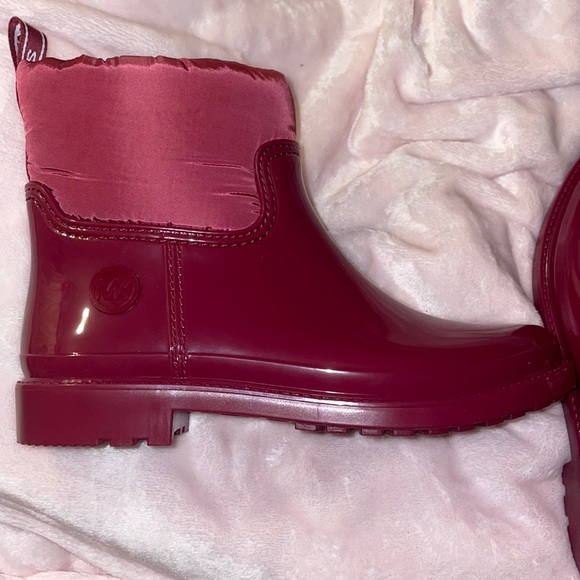 Michael kors rain boots, never worn - Picture 6 of 8